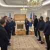 Presidentja Vjosa Osmani dekoron ekipin kombëtar me Medaljen Presidenciale të Meritave